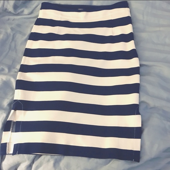 Banana Republic Striped Pencil Skirt - Picture 4 of 8